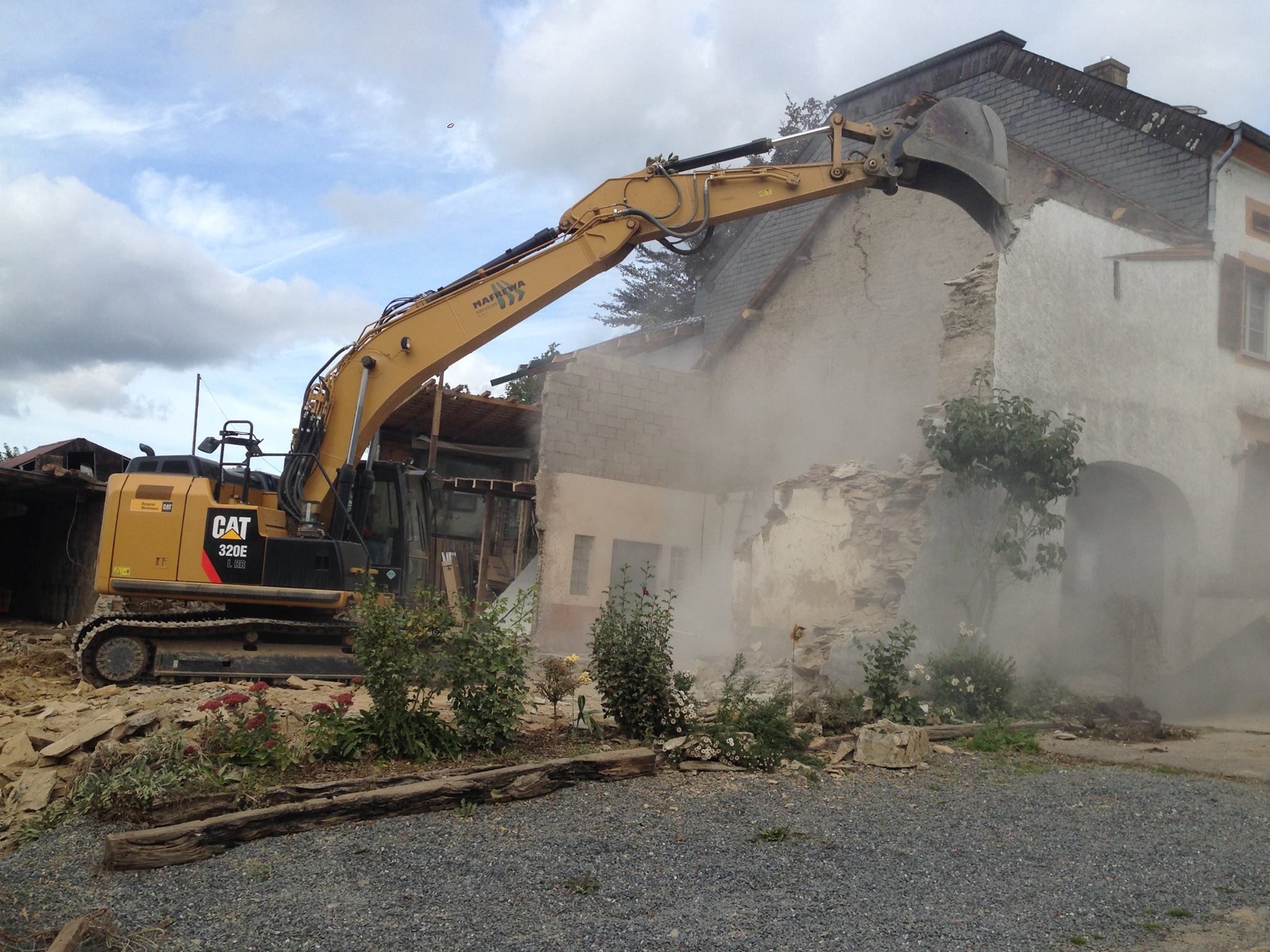 508127272 9961162513968500 840759243623415883 N